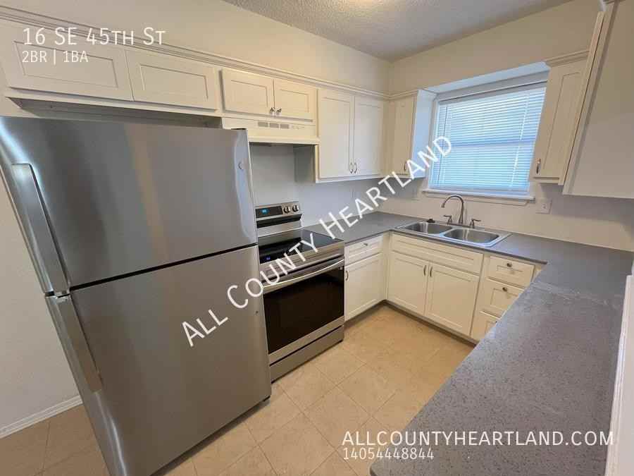 16 Se 45th St - Photo 3 of 10