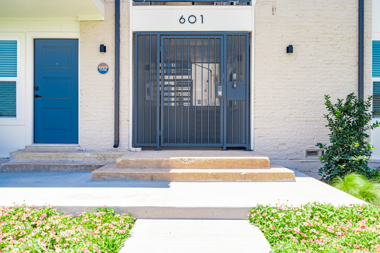 Kirby Yards at Bishop Ridge - Photo 2 of 25