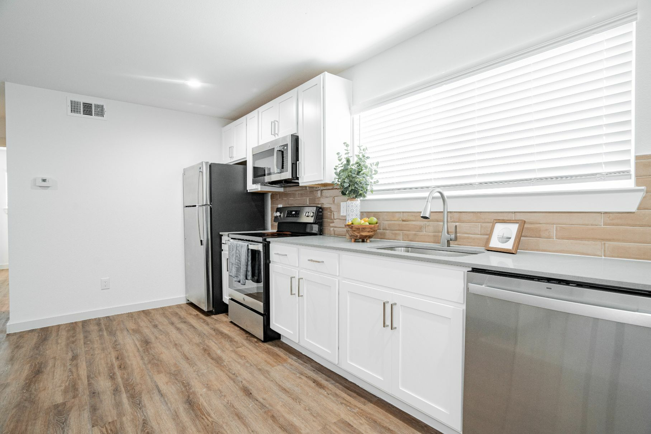 Crawford Corner - Photo 3 of 29