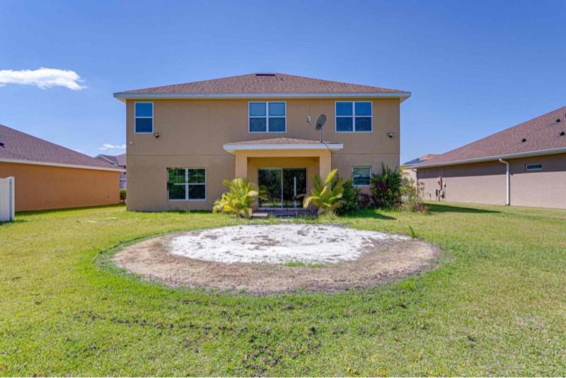 2251 Waukegan Dr - Photo 3 of 33