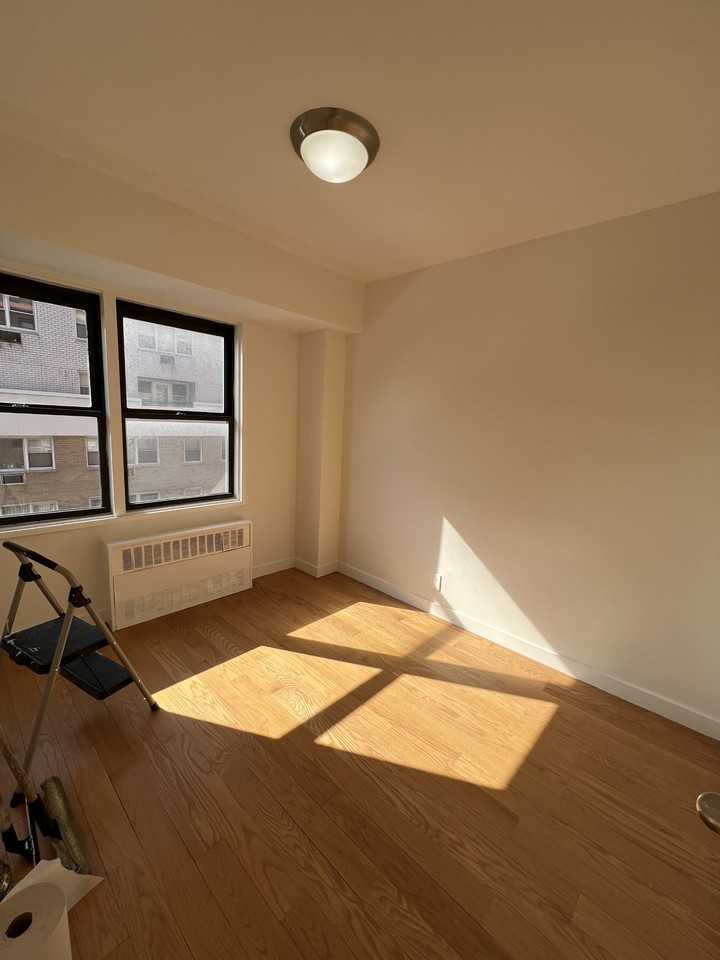 248 E 36th St #10K - Photo 4 of 4