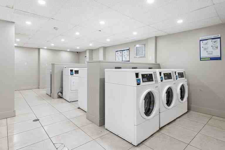 3135 St. Dennis Drive Apartments in Flemingdon Park, Toronto, ON M3C