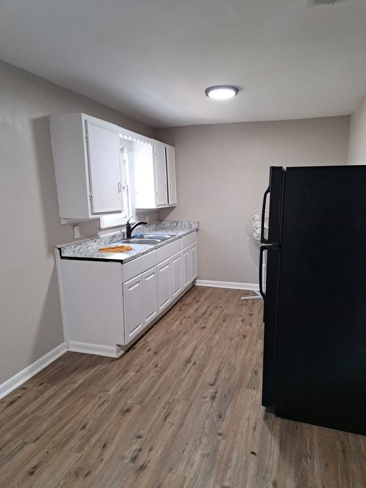 1432 W 5th Ave #NA - Photo 3 of 5