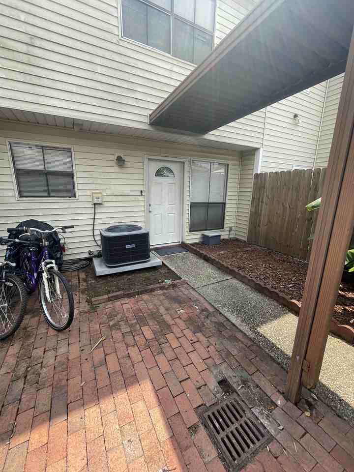9833 Siegen Ln #9833 - Photo 4 of 32