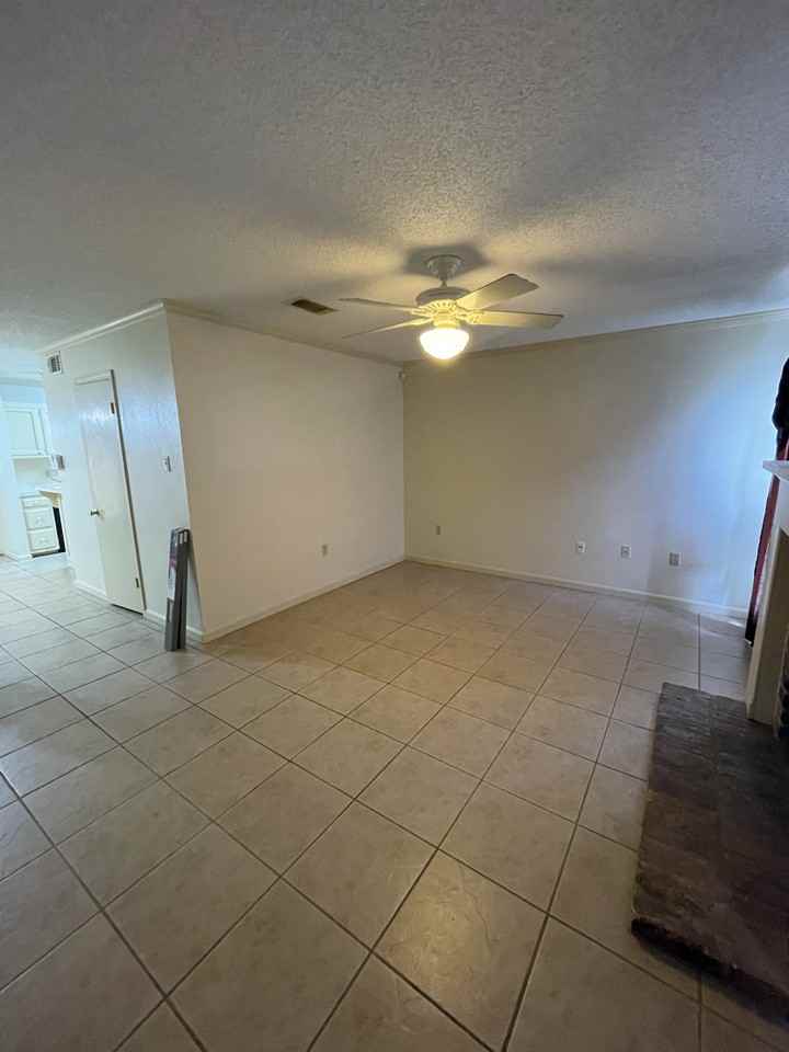 9833 Siegen Ln #9833 - Photo 7 of 32