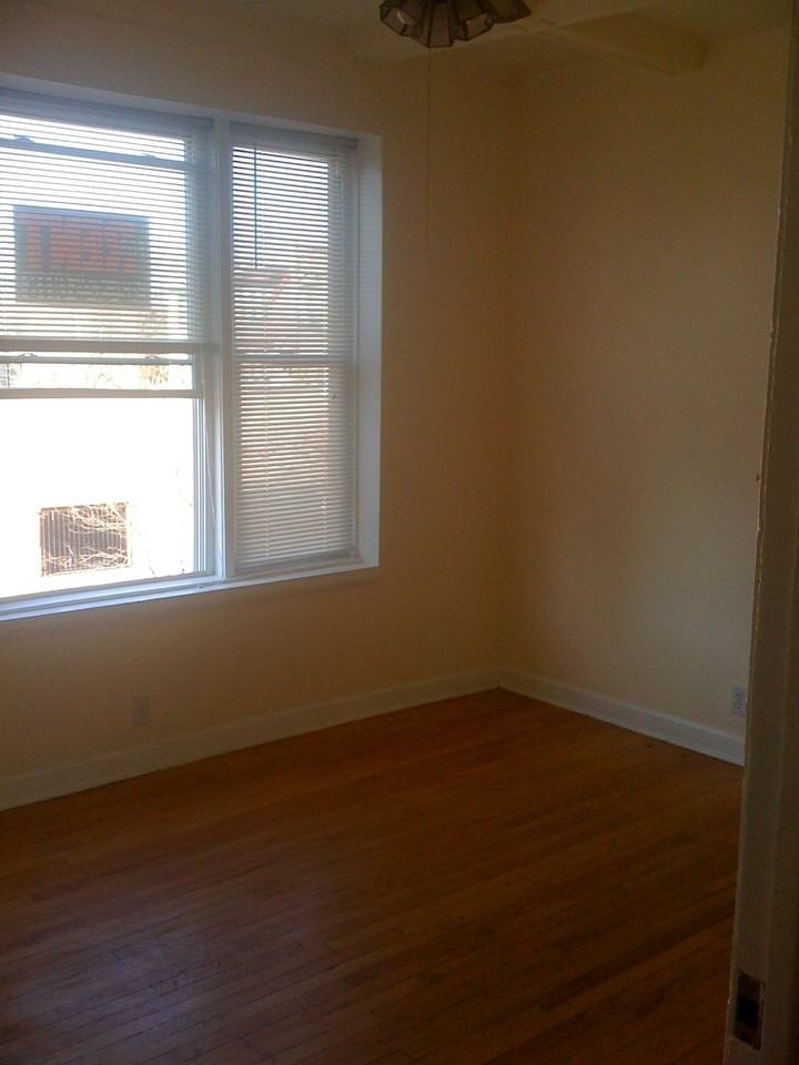 5671 N Clark St #2R - Photo 3 of 12