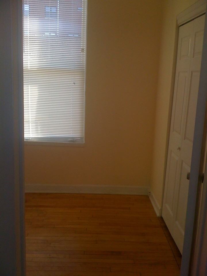 5671 N Clark St #2R - Photo 4 of 12