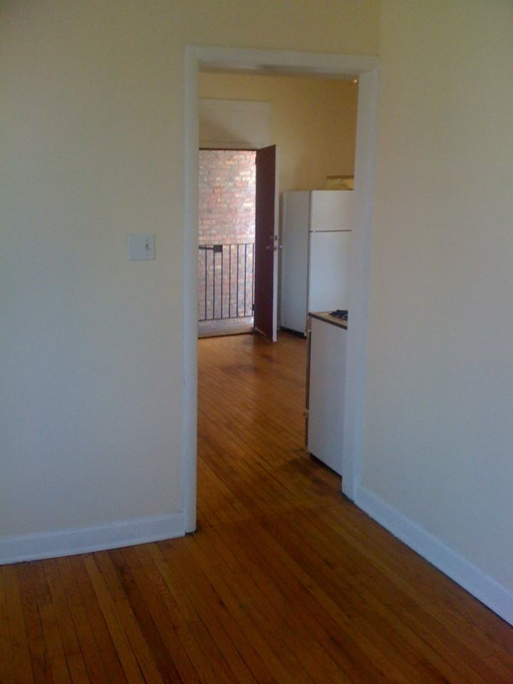 5671 N Clark St #2R - Photo 6 of 12