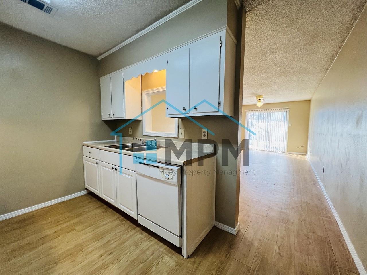 144 Jennifer Ln #14 - Photo 2 of 9