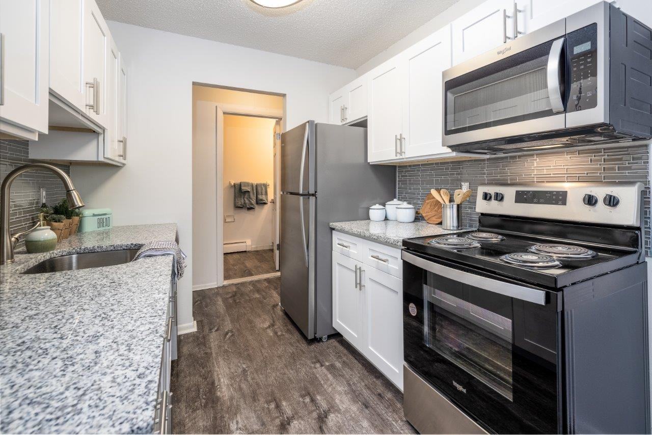 Parkway Manor Apartment Homes - Photo 4 of 18