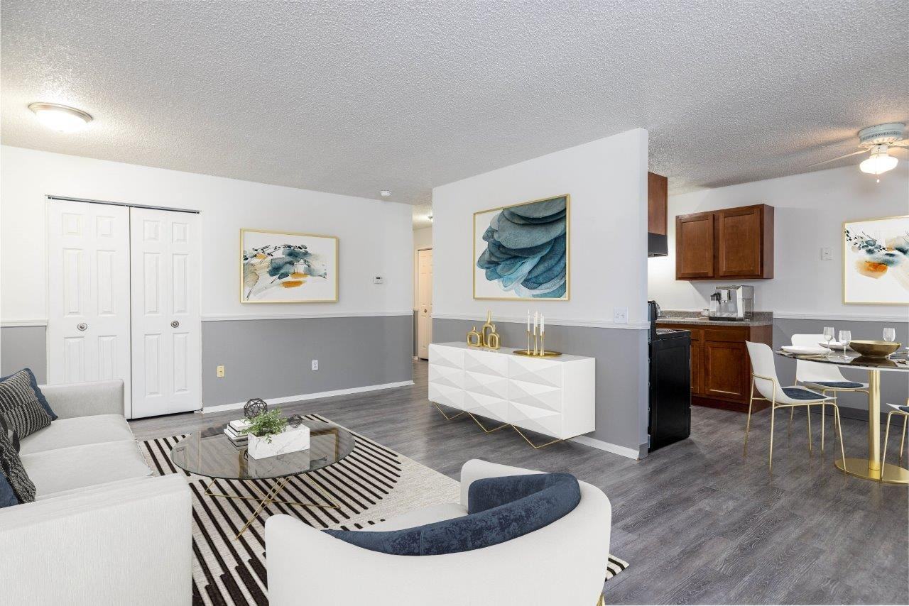 Parkway Manor Apartment Homes - Photo 7 of 18