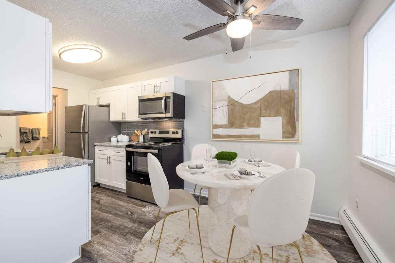 Parkway Manor Apartment Homes - Photo 5 of 18