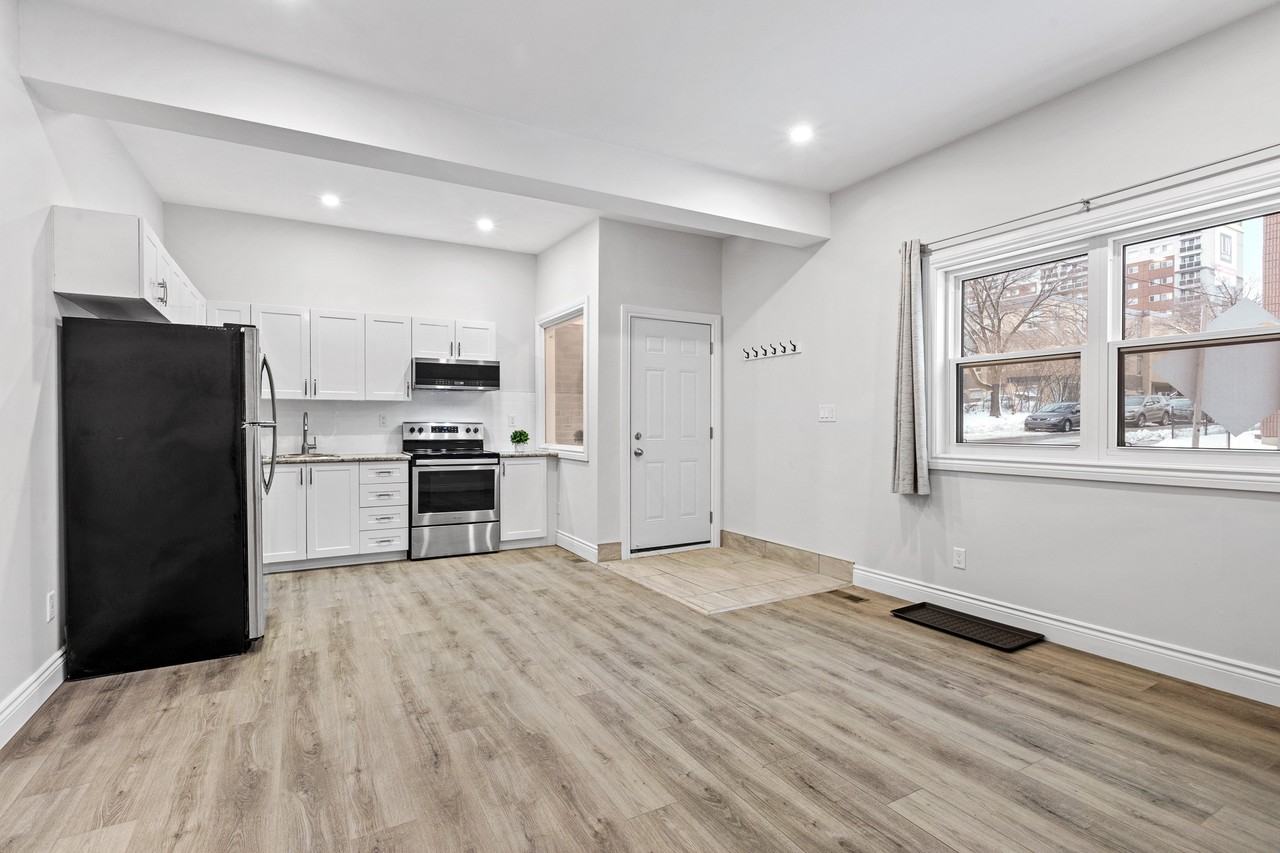 224 Lebreton St N #1 - Photo 2 of 11