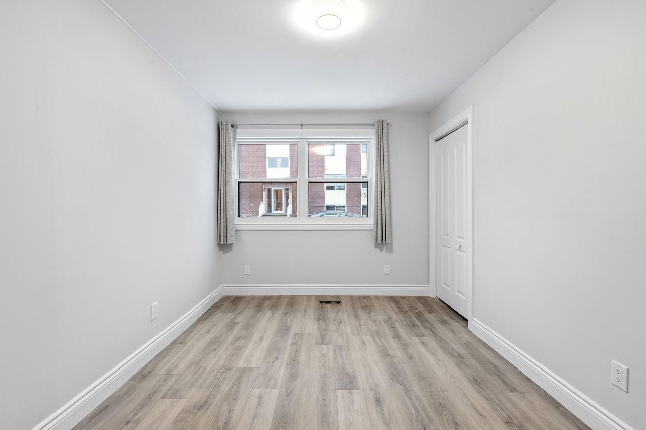 224 Lebreton St N #1 - Photo 7 of 11