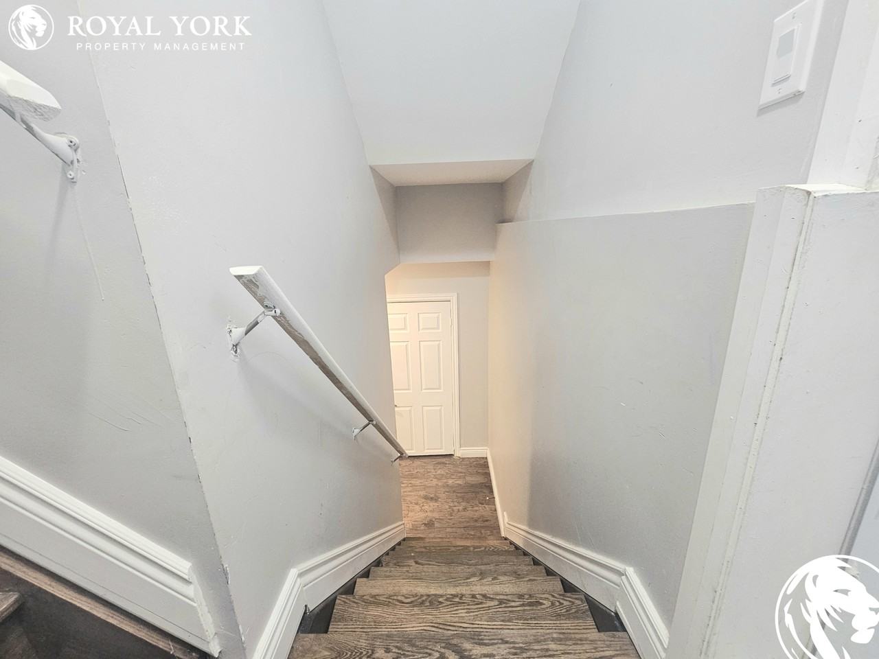 285 Sutherland Avenue, Bradford West Gwillimbury, Ontario L3Z 4H4