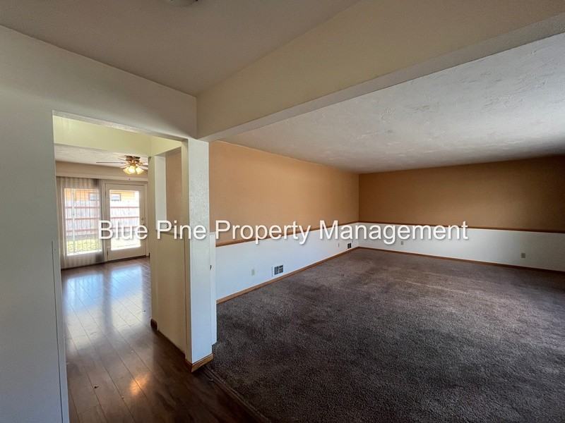 1570 12th St - Photo 3 of 28