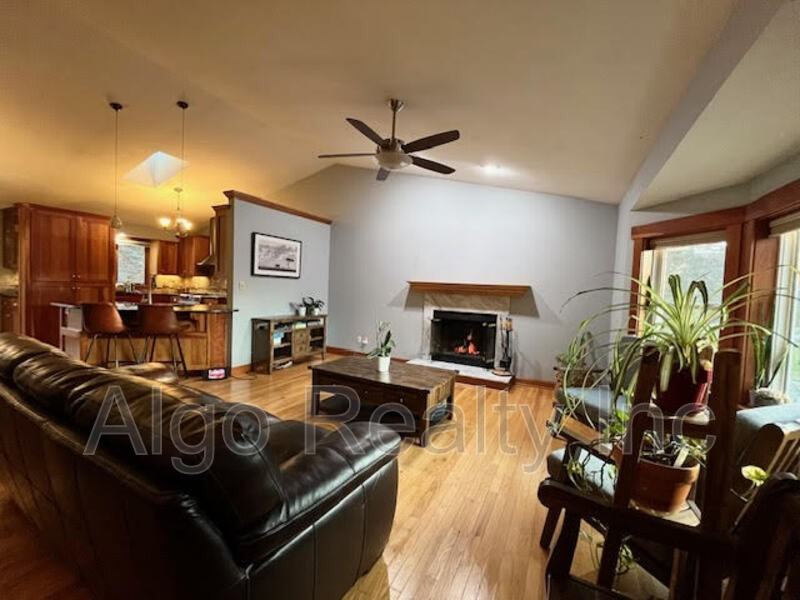 6471 Bay Dr - Photo 2 of 34