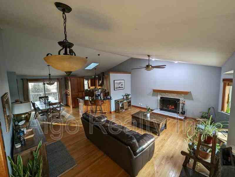 6471 Bay Dr - Photo 7 of 34