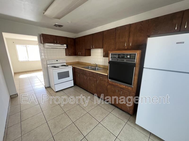 7013 Trumbull Ave Se - Photo 3 of 10