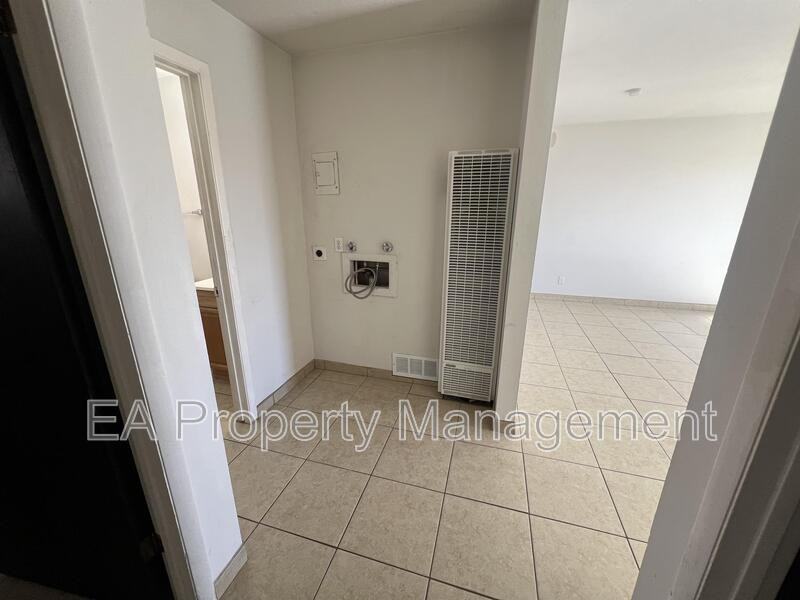 7013 Trumbull Ave Se - Photo 7 of 10