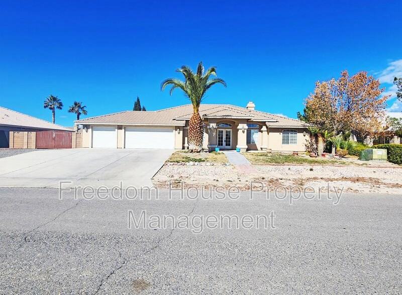 4640 Honey Locust Dr - Photo 3 of 46