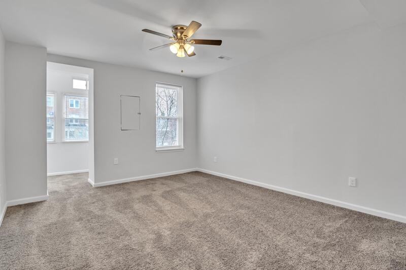 810 Brooks Ln - Photo 4 of 19
