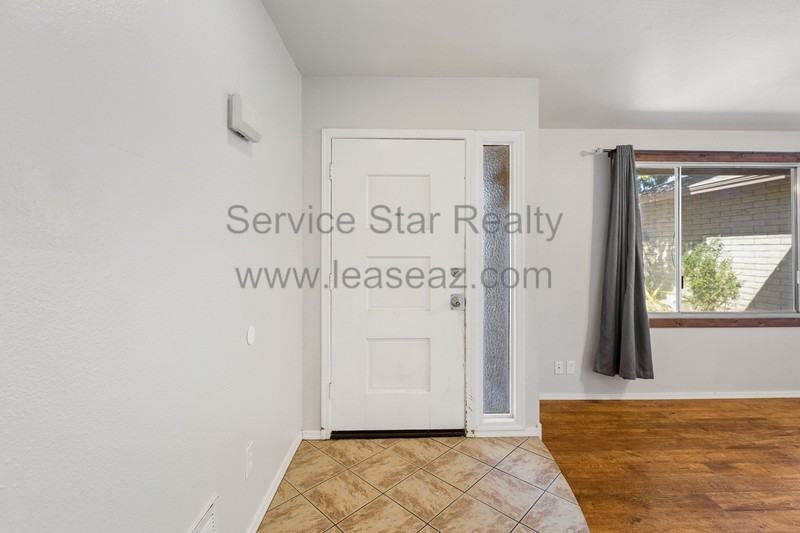5513 W Waltann Ln - Photo 5 of 35