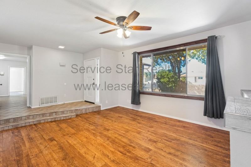 5513 W Waltann Ln - Photo 6 of 35