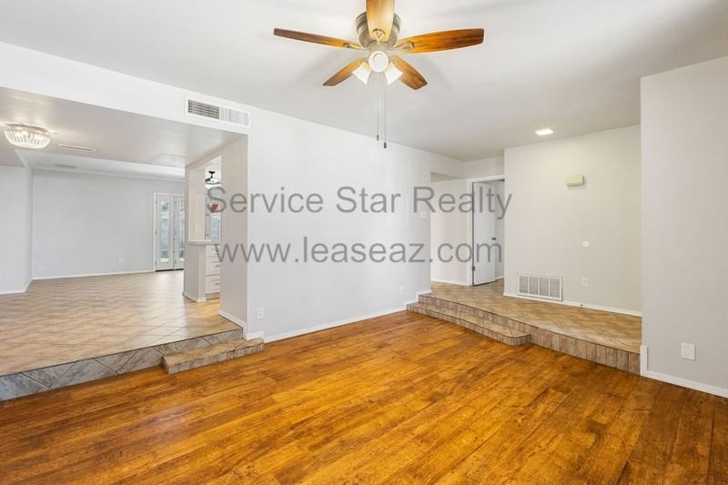 5513 W Waltann Ln - Photo 7 of 35