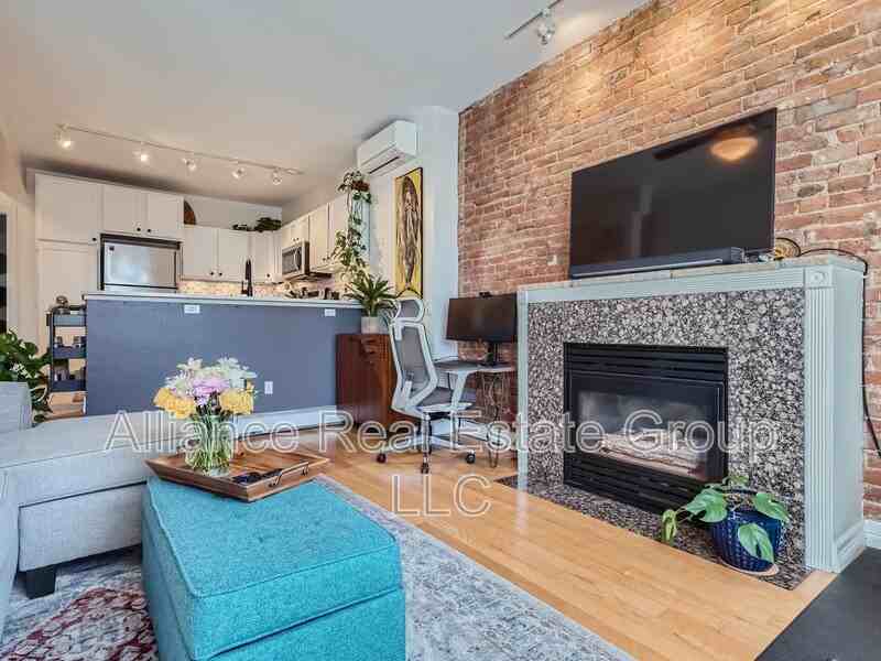 14 S Logan St #A - Photo 3 of 10