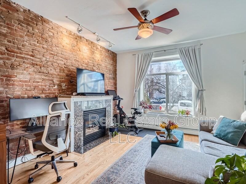 14 S Logan St #A - Photo 4 of 10