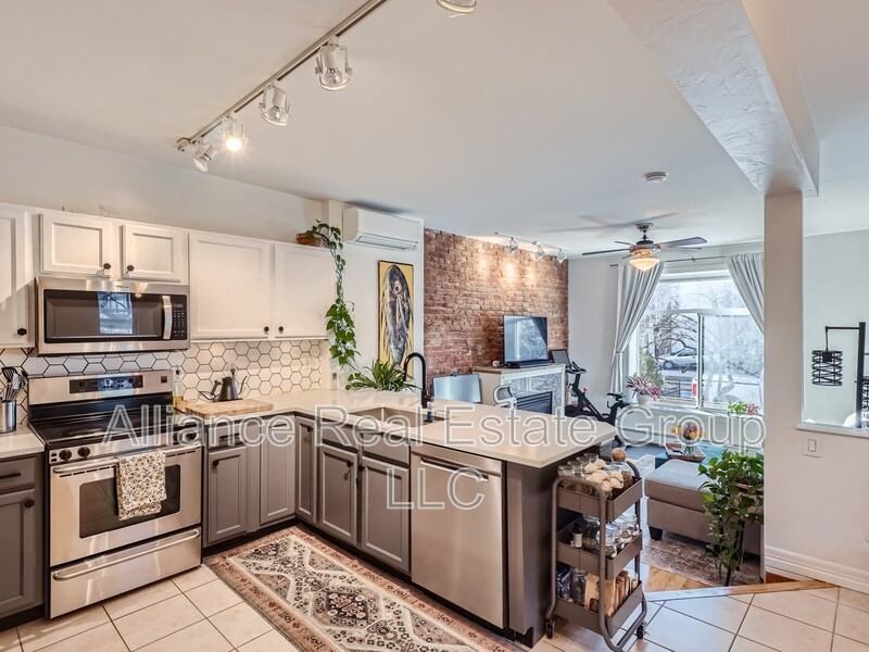 14 S Logan St #A - Photo 5 of 10