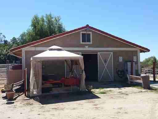 40400 Chaparral Dr - Photo 3 of 9