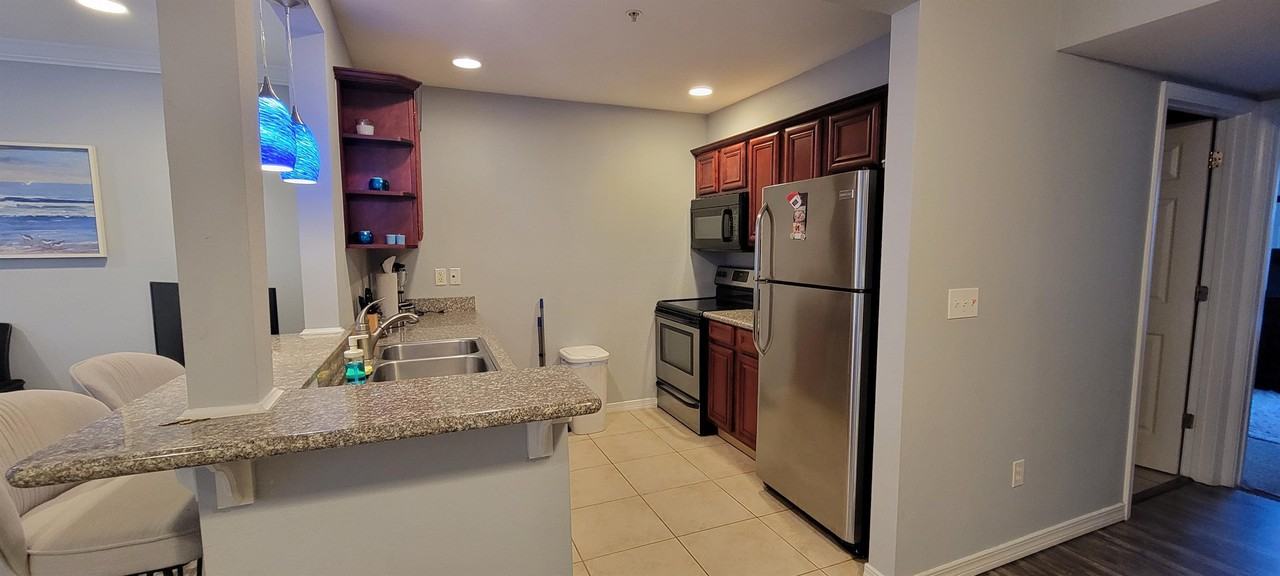 1282 Beach Boulevard - Ginas - Photo 7 of 10