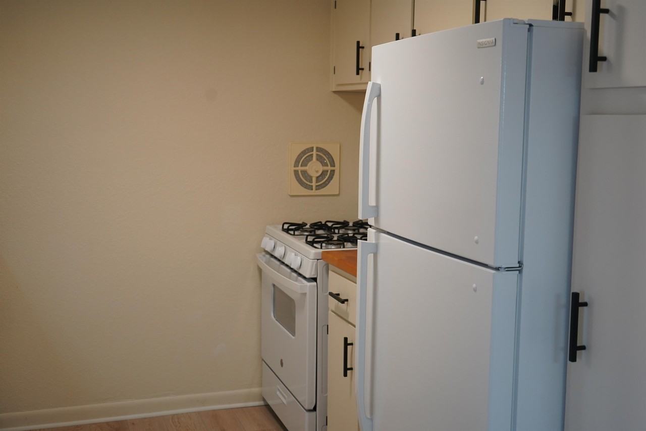 2445 Fairfield Avenue - Photo 2 of 10