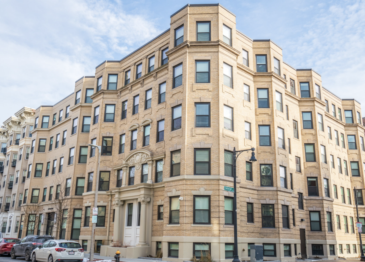 102 Hemenway St #304 - Photo 2 of 11