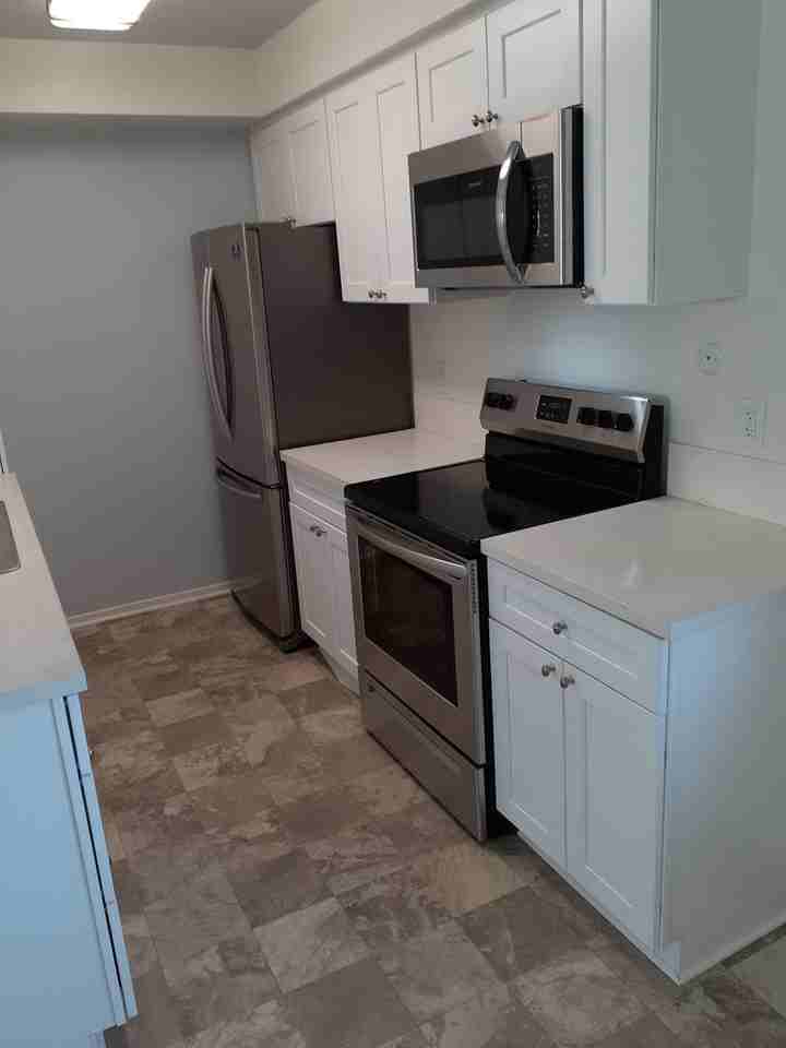 Tahitian Village Apartments - Photo 2 of 12