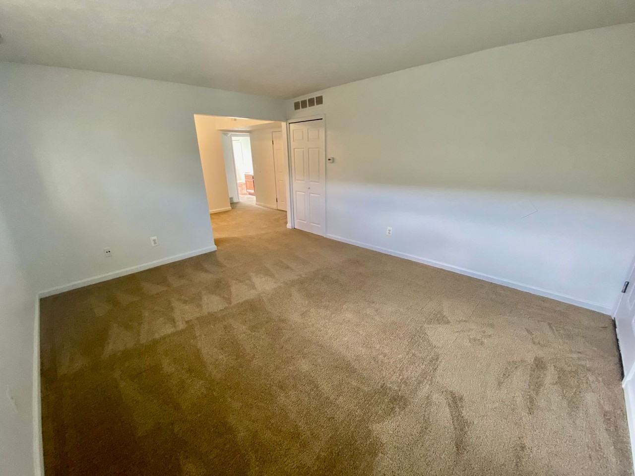 Ambassador South - Photo 7 of 21