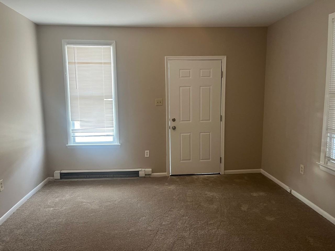 208 1/2-210 N. Jonathan Street - Photo 3 of 15