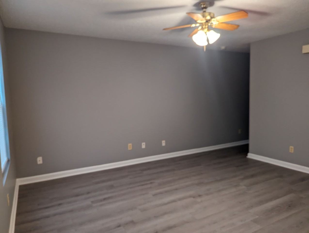 1117 CROWNE POINTE DRIVE - Photo 3 of 14