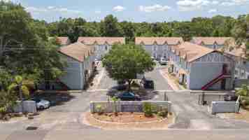 featured image of 5702 N Lincoln Ave