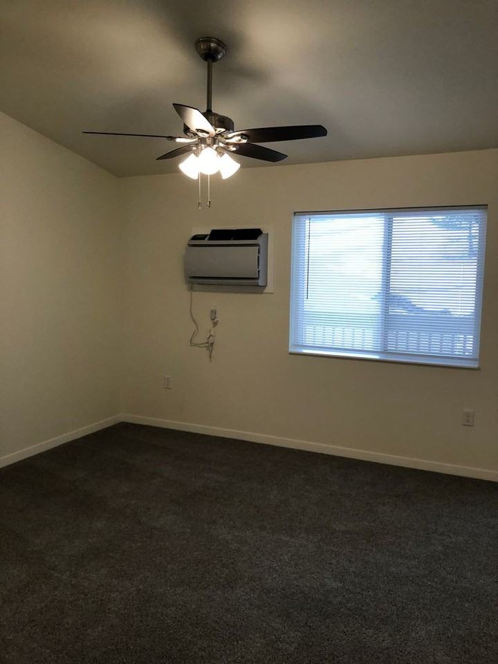 Crooked River Apartments - Photo 3 of 36