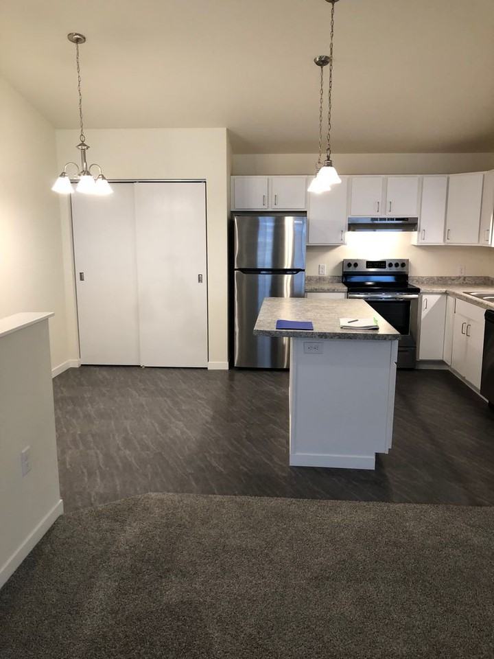 Crooked River Apartments - Photo 4 of 36