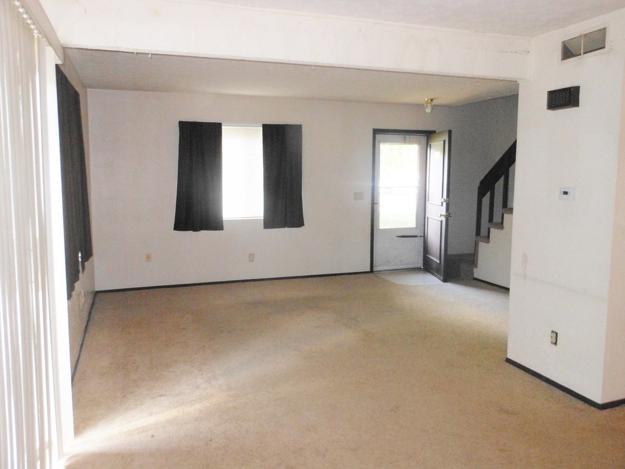 601 Camelot Dr. - Photo 2 of 9