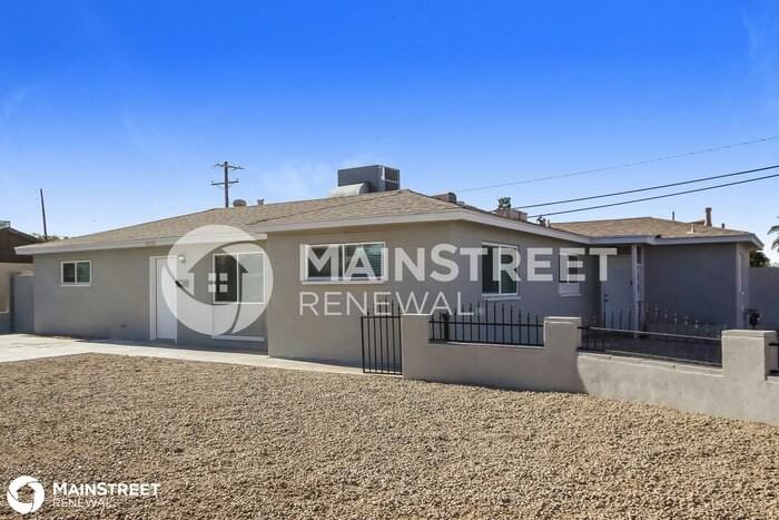 4310 N 27th Dr - Photo 3 of 16