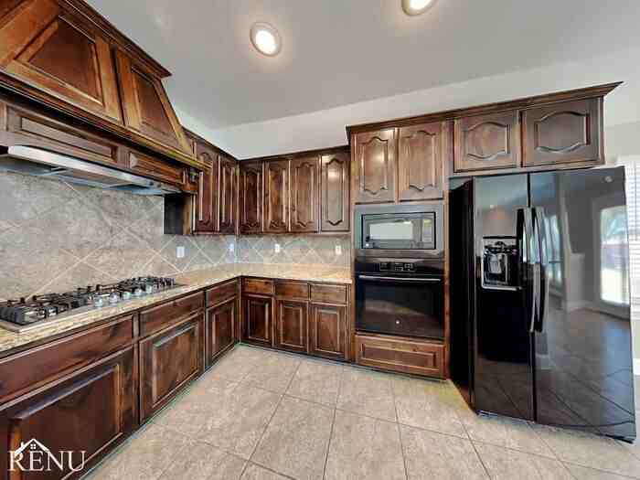 496 Oak Hills Ln - Photo 2 of 19