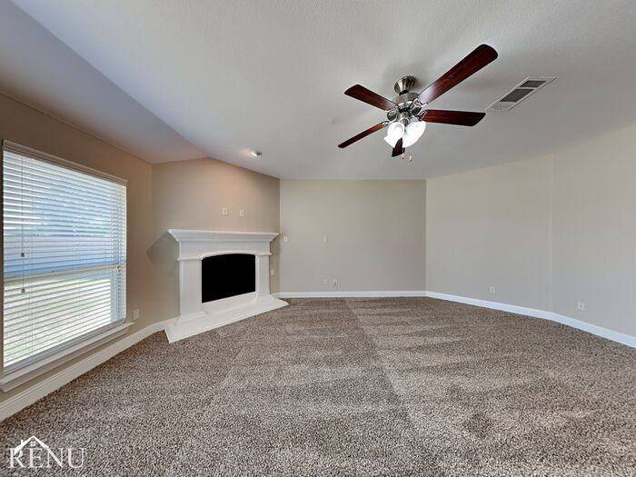 496 Oak Hills Ln - Photo 3 of 19