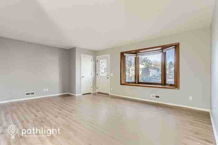 1366 Balsam St E - Photo 2 of 20