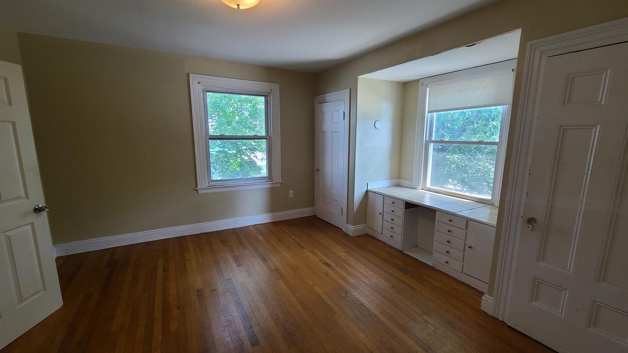 215 215 West Elm StUnit 6 #6 - Photo 3 of 9