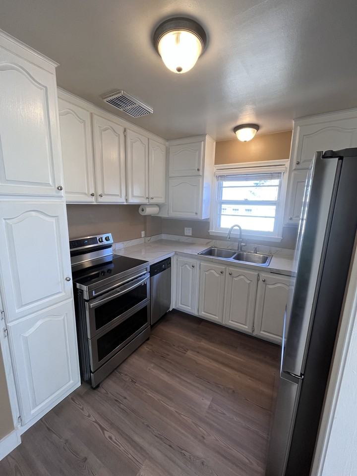 2304 S Ogden St #NA - Photo 2 of 22